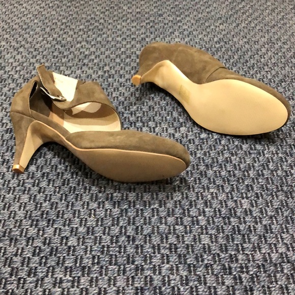 Envy * Taupe Faux-suede Pumps * Size 9 - Picture 4 of 6